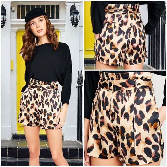 ✨LAST ONE✨High waist leopard shorts with  belt - Picture 2 of 2